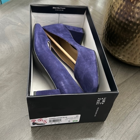 Naturalizer KARINA Block Heel Pumps (Wide) - Picture 2 of 10